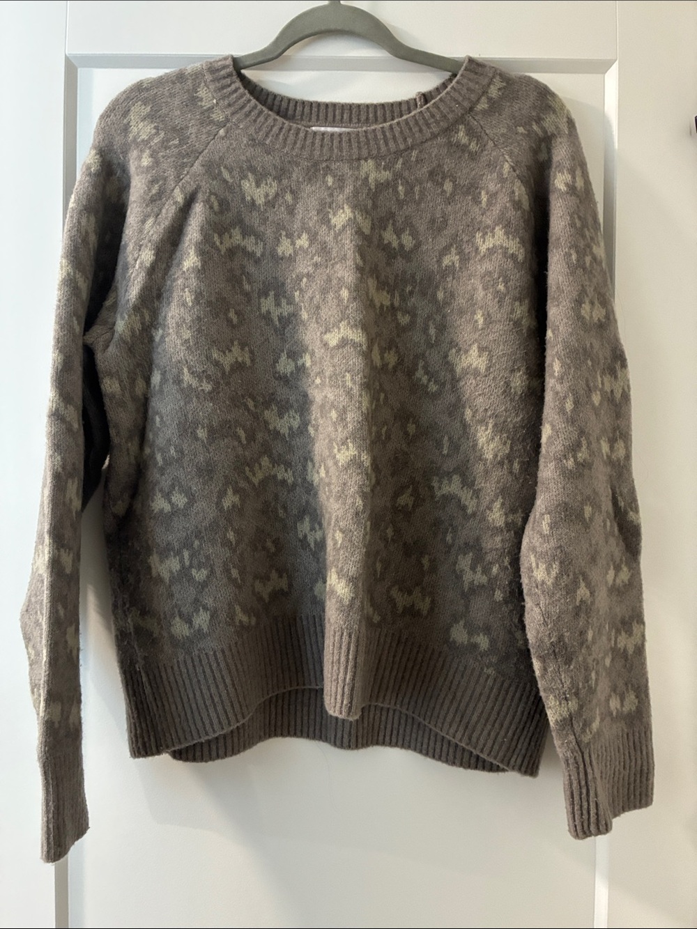 Athleta Taupe and Cream Crewneck Patterned Sweater